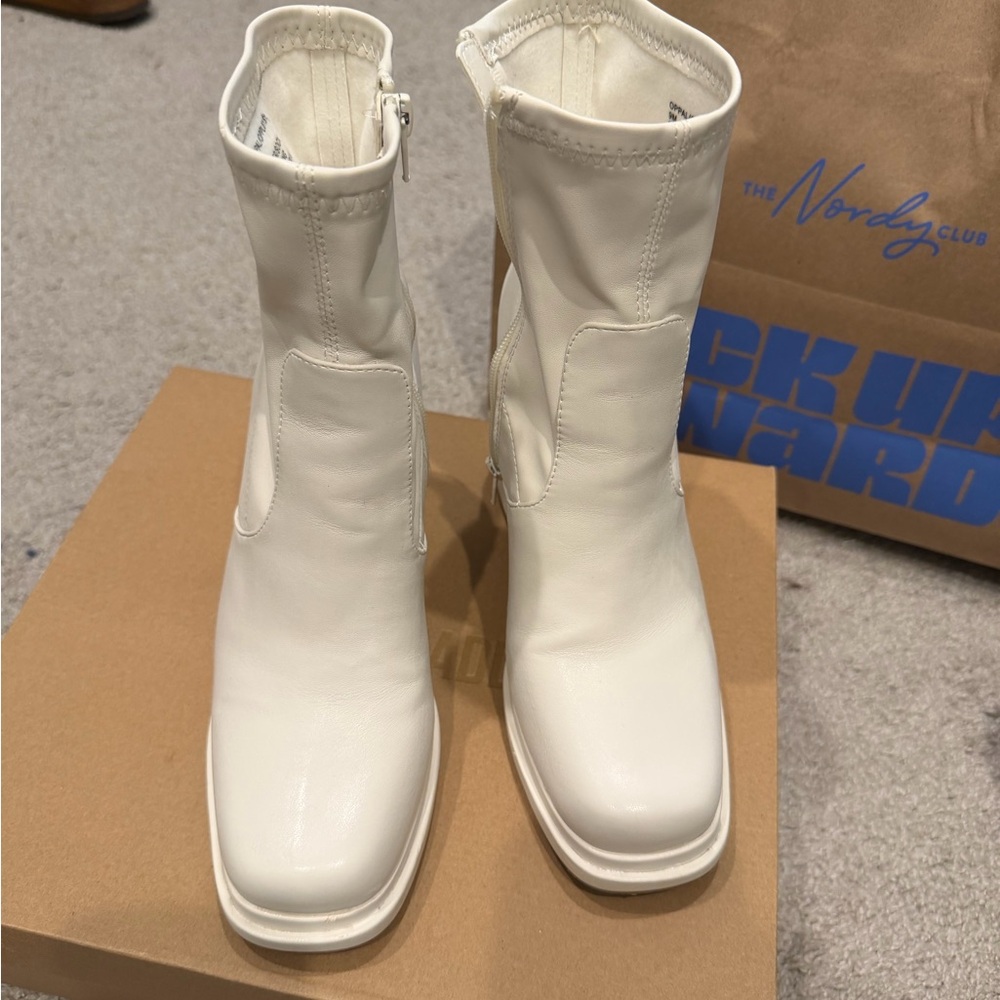 Steve Madden Cream Heeled Boots - Picture 4 of 4